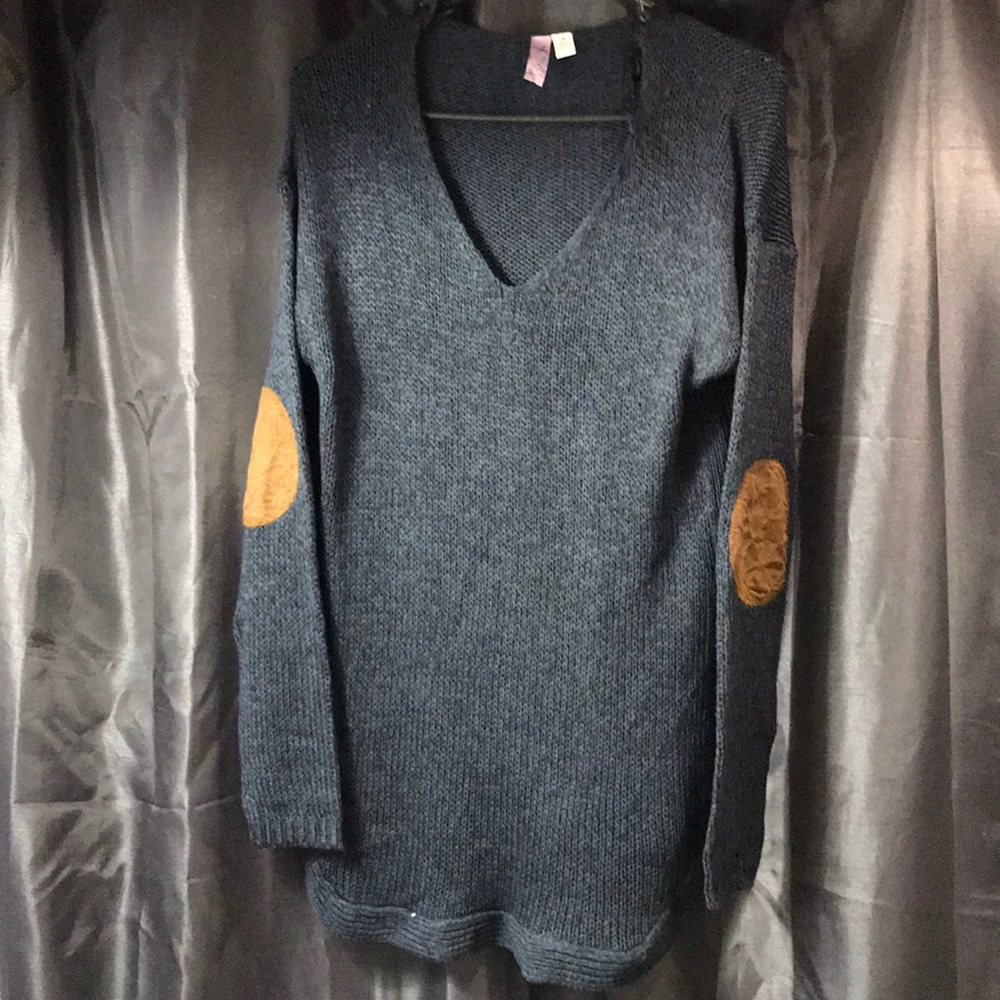 Super cute sweater!